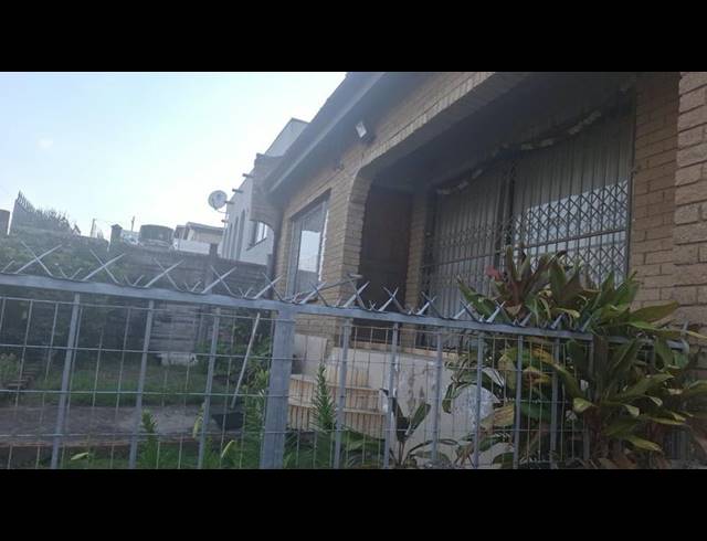 2 BEDROOM HOUSE FOR SALE IN BAYVIEW